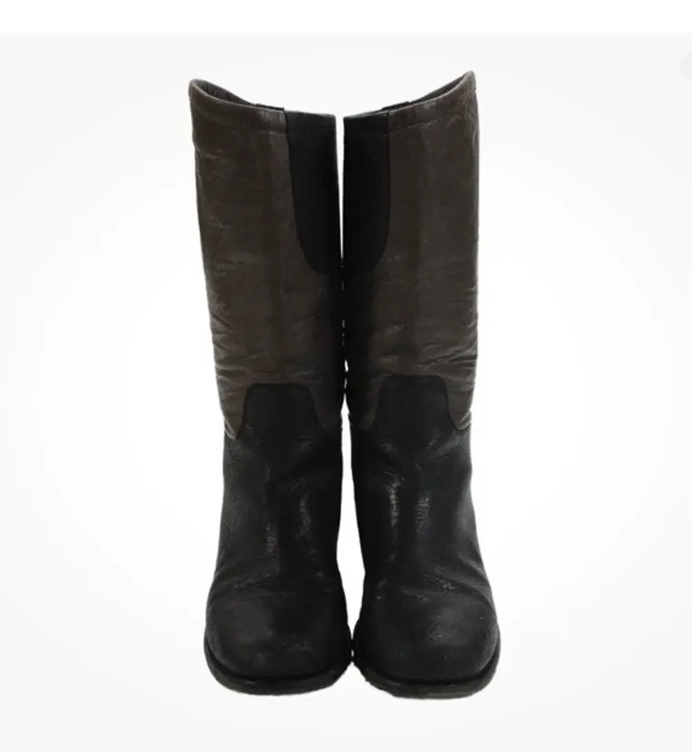 Chanel Womens Leather Embossed 
